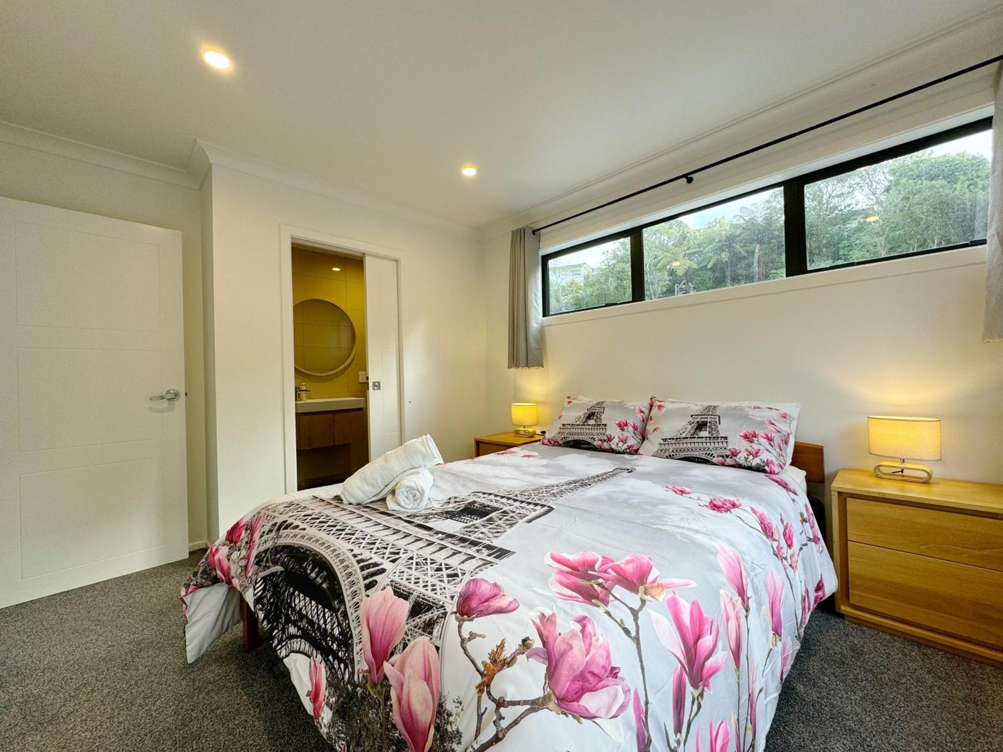 No Party Allowed, Entire Brand New 3 Bedroom Townhouse, Free Unlimited Fibre Wifi And Free Parking Wellington Ngoại thất bức ảnh