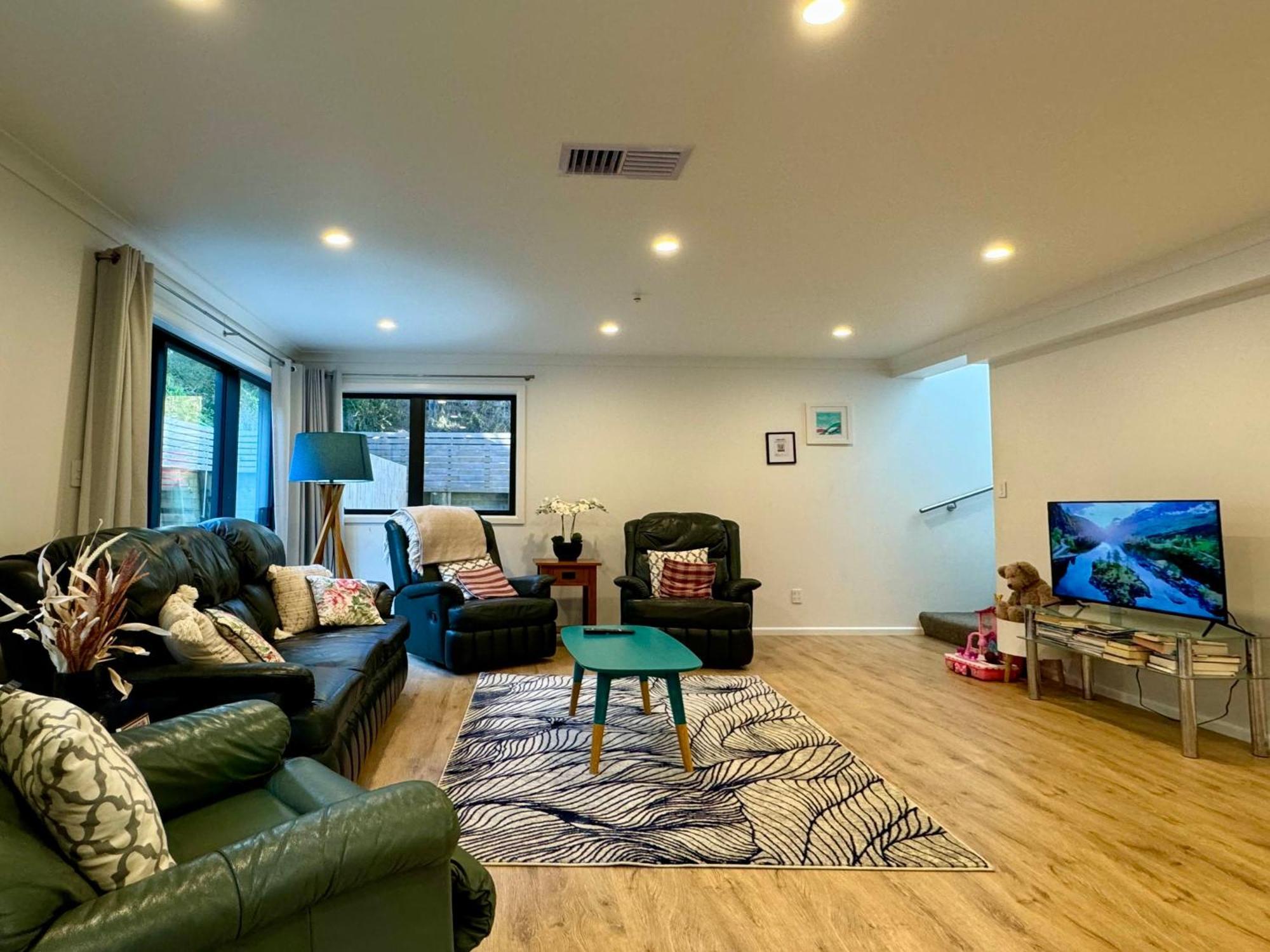 No Party Allowed, Entire Brand New 3 Bedroom Townhouse, Free Unlimited Fibre Wifi And Free Parking Wellington Ngoại thất bức ảnh