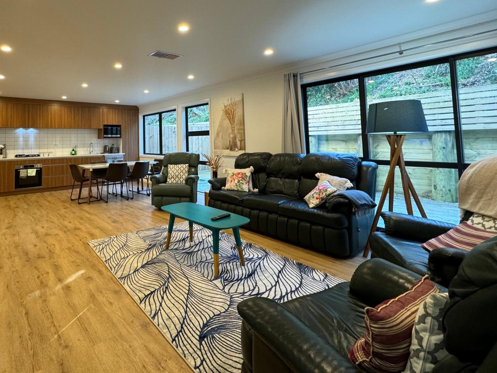 No Party Allowed, Entire Brand New 3 Bedroom Townhouse, Free Unlimited Fibre Wifi And Free Parking Wellington Ngoại thất bức ảnh