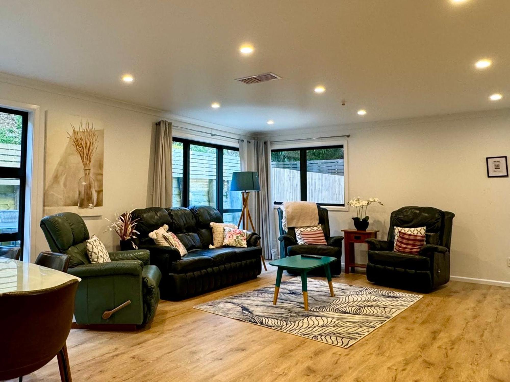 No Party Allowed, Entire Brand New 3 Bedroom Townhouse, Free Unlimited Fibre Wifi And Free Parking Wellington Ngoại thất bức ảnh