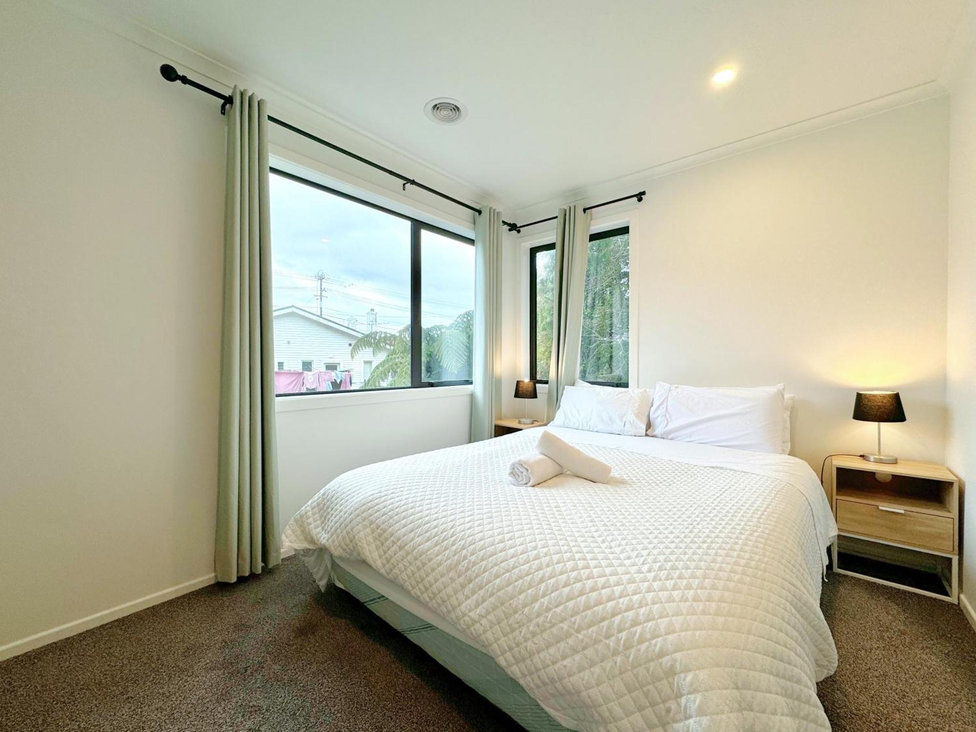 No Party Allowed, Entire Brand New 3 Bedroom Townhouse, Free Unlimited Fibre Wifi And Free Parking Wellington Ngoại thất bức ảnh