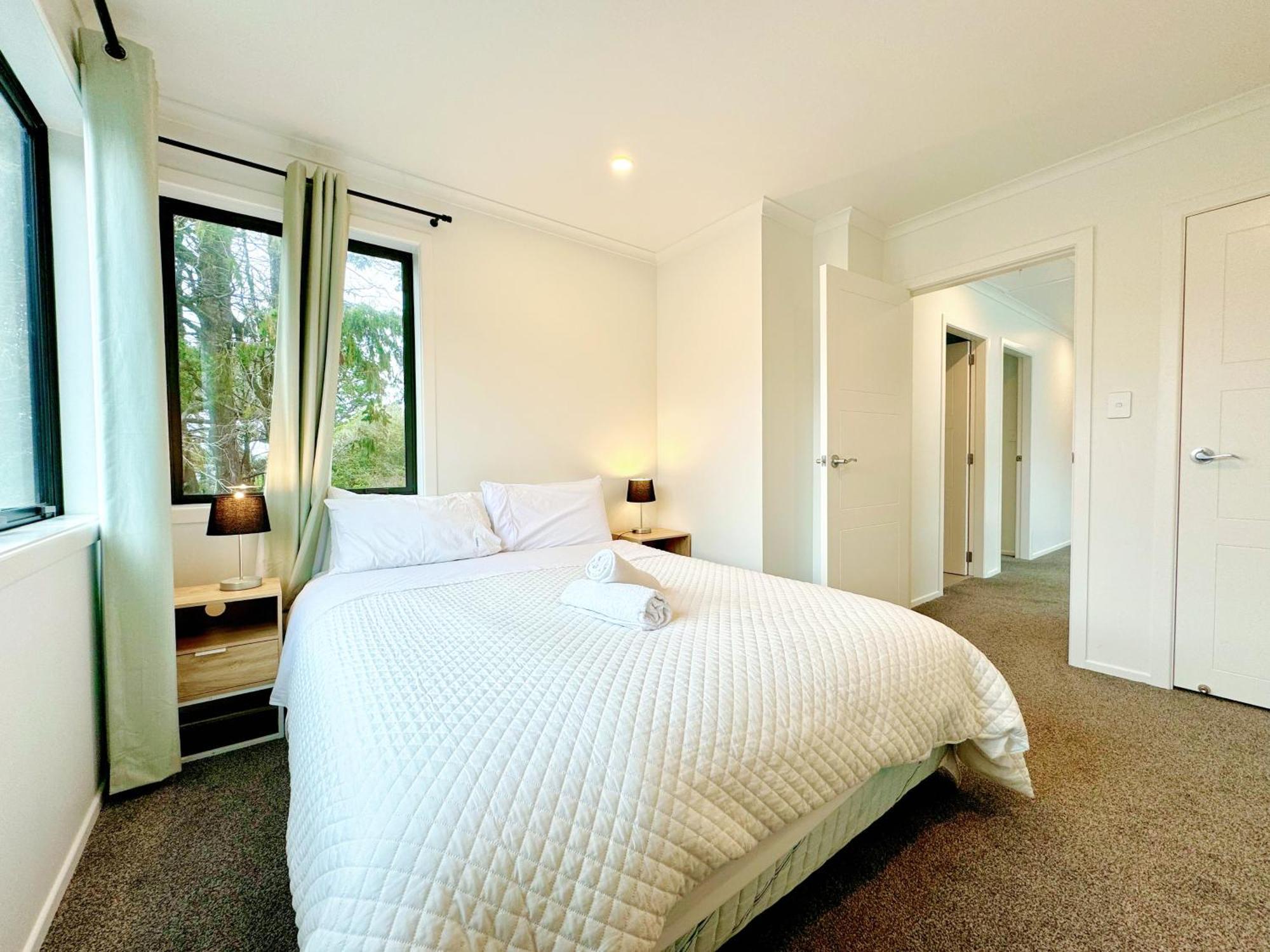 No Party Allowed, Entire Brand New 3 Bedroom Townhouse, Free Unlimited Fibre Wifi And Free Parking Wellington Ngoại thất bức ảnh