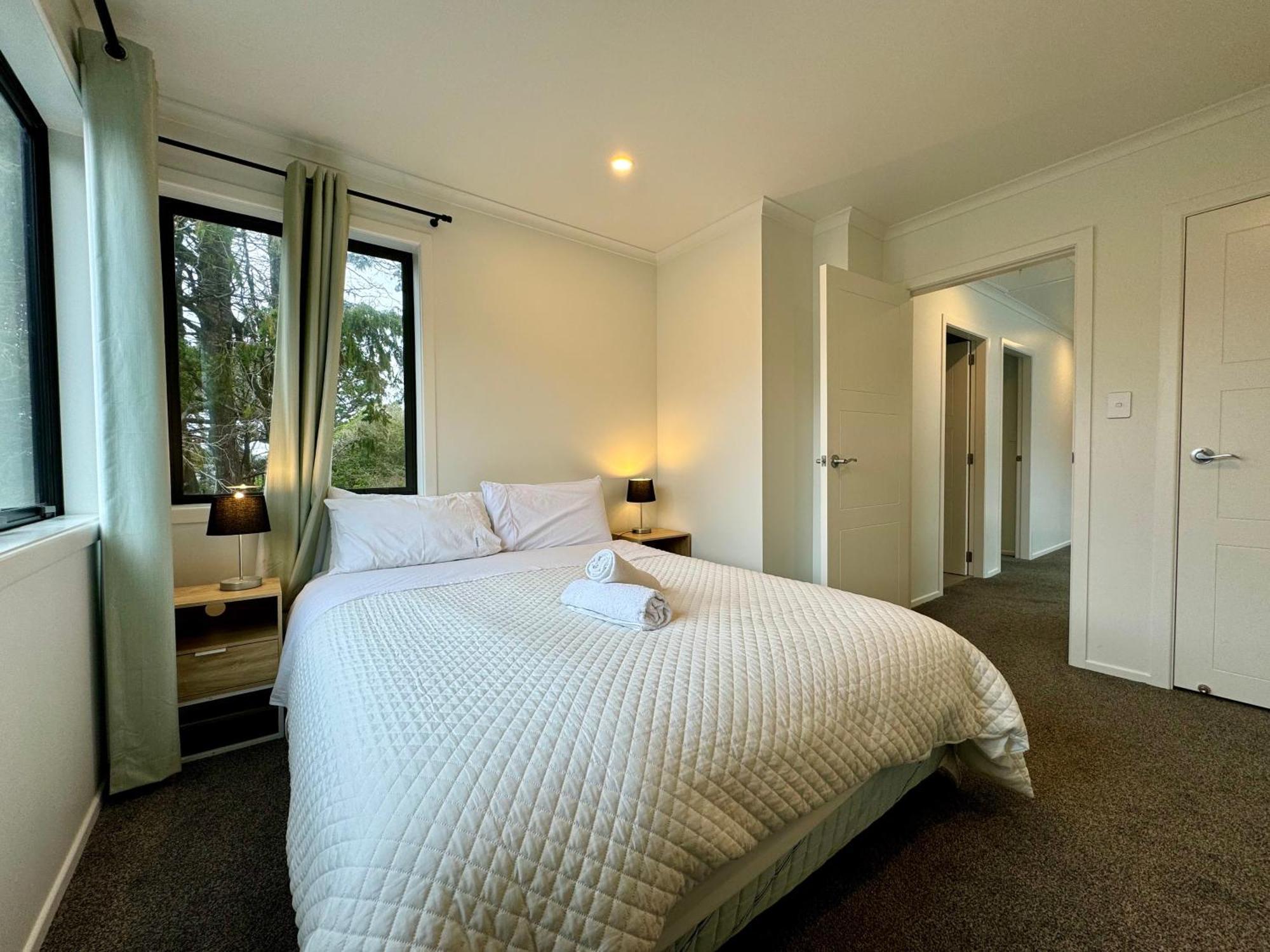 No Party Allowed, Entire Brand New 3 Bedroom Townhouse, Free Unlimited Fibre Wifi And Free Parking Wellington Ngoại thất bức ảnh