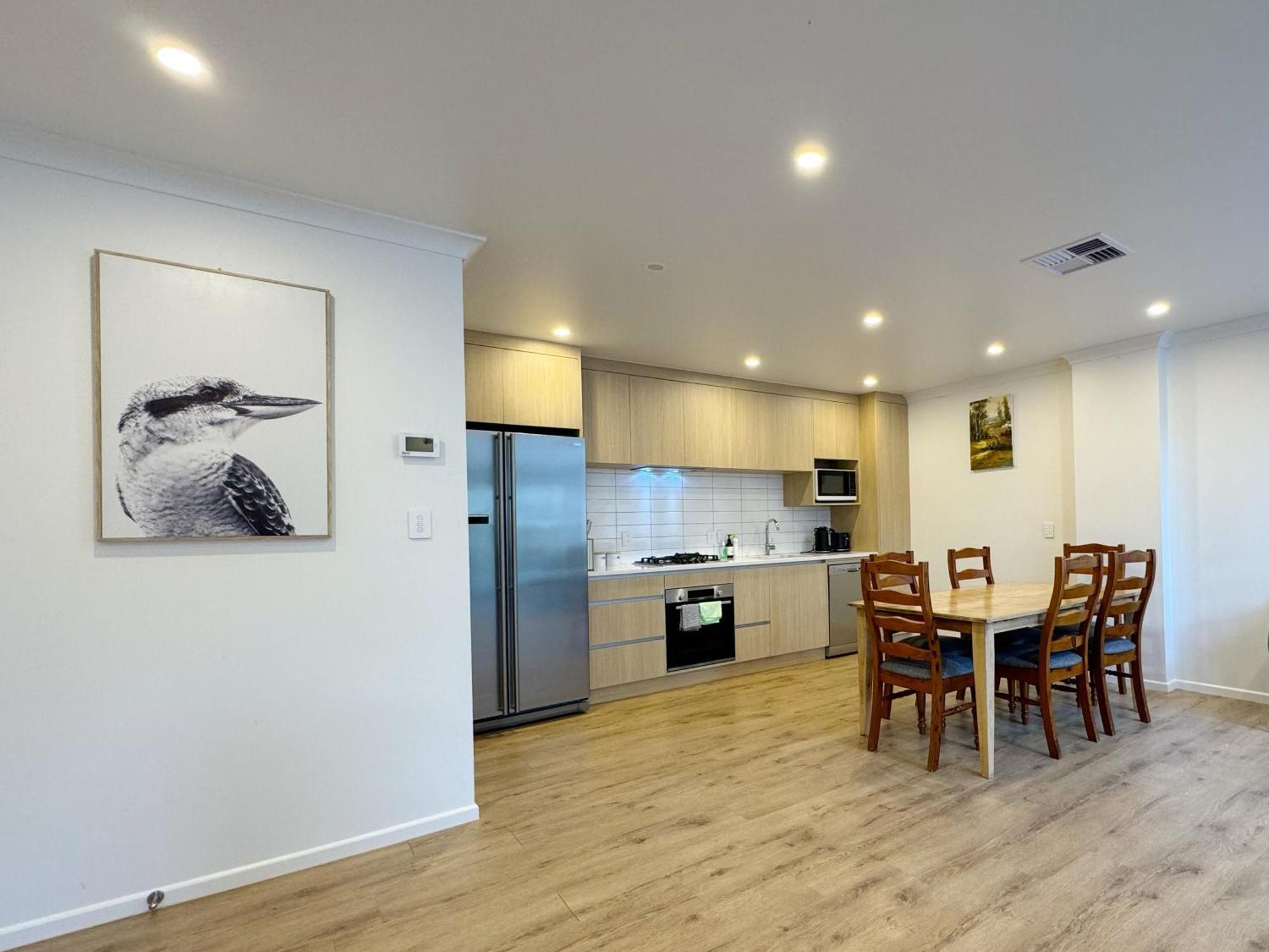 No Party Allowed, Entire Brand New 3 Bedroom Townhouse, Free Unlimited Fibre Wifi And Free Parking Wellington Ngoại thất bức ảnh