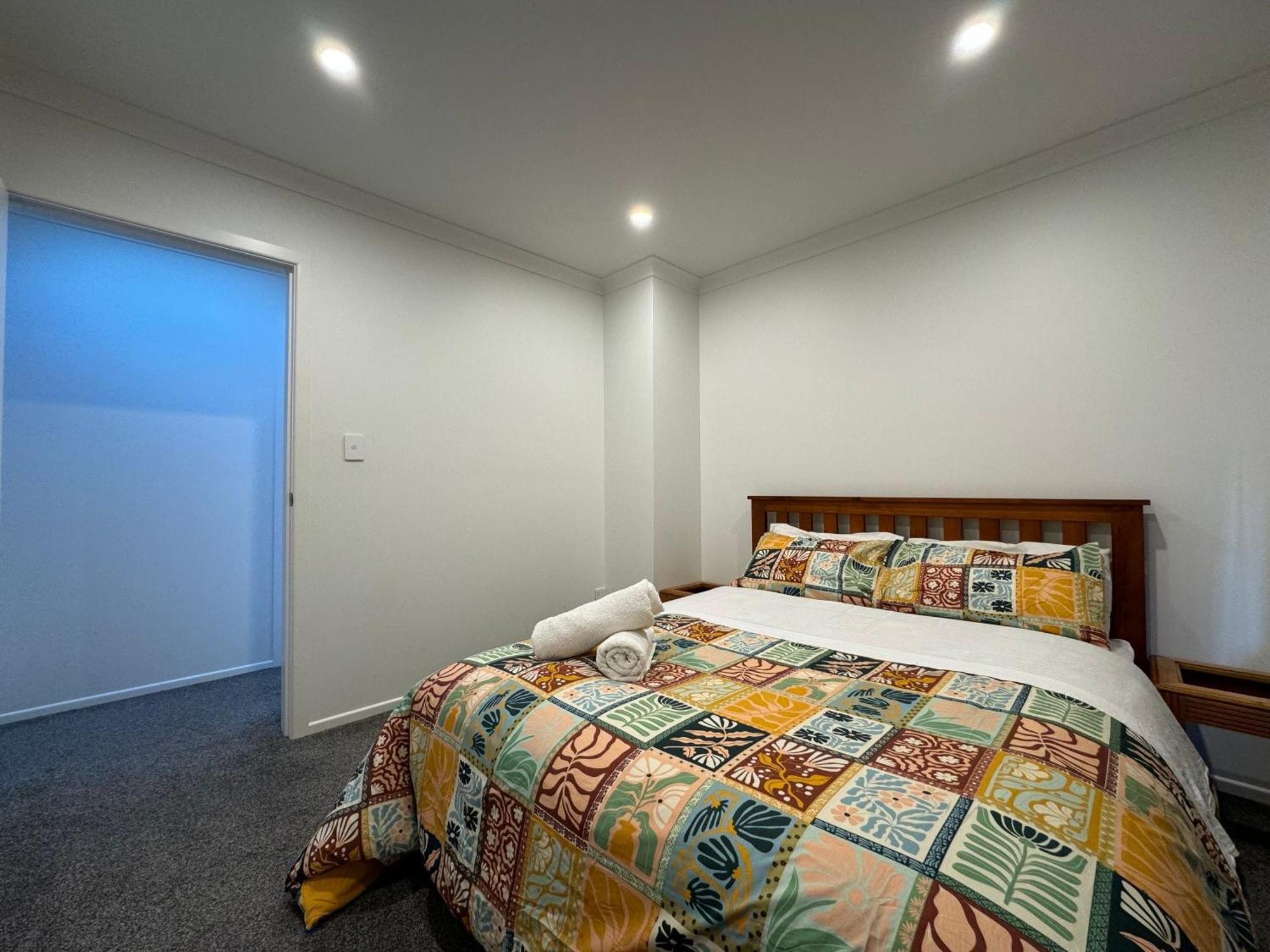 No Party Allowed, Entire Brand New 3 Bedroom Townhouse, Free Unlimited Fibre Wifi And Free Parking Wellington Ngoại thất bức ảnh
